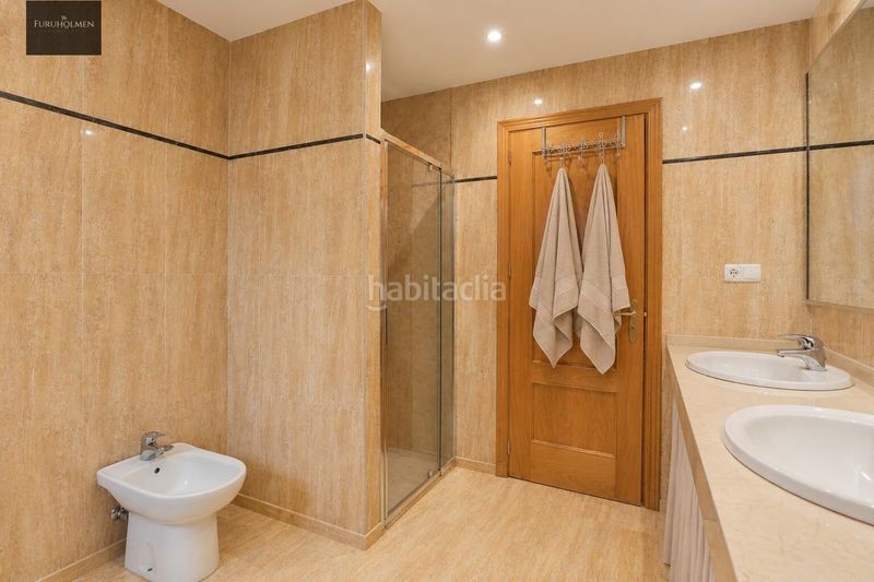 Foto 5c9d16f5-6f3f-4e79-9c25-f483e7b5c83e. Casa amb calefacció aparcament piscina a Pinares de San Antón Málaga