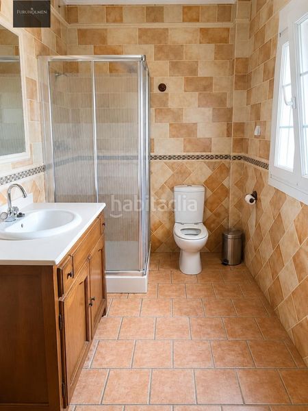 Foto 1902046d-a36a-4cd8-b4c3-c4b0091510a6. Casa amb aparcament a Padul