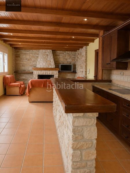 Foto a5c0c9f1-af64-4198-9dfb-7c9a697cc3e3. Casa amb aparcament a Padul
