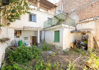 Casa adossada  Marques. Casa para reformar con enorme patio en pleno centro de maracena.