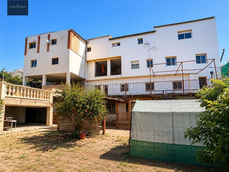 Foto d947134d-1a0d-470e-9fb6-190d4a5a1126. Edifici a Padul