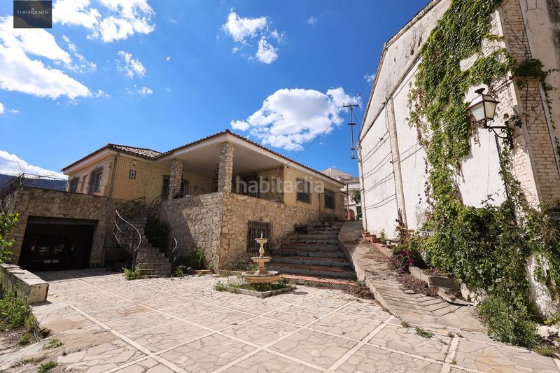 Foto c297beba-a94c-44b0-9af7-ca3e94e3be4e. Xalet amb aparcament a Íllora