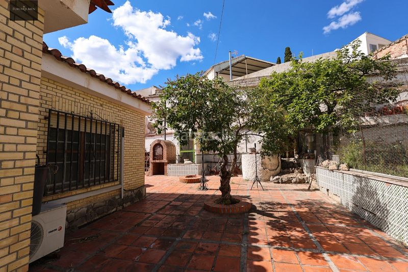 Foto df512d5d-52c4-4a99-8e17-8a3ac7dbefe8. Xalet amb aparcament a Íllora