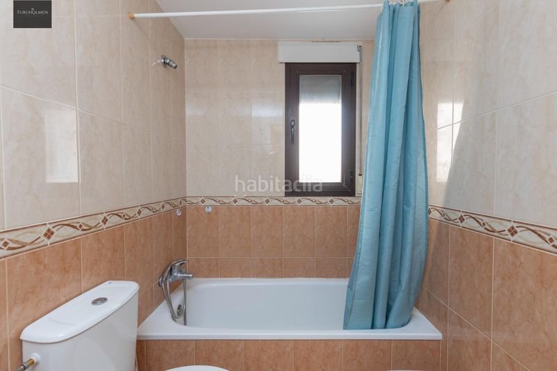 Foto 779e1343-81a4-43c8-90a2-cac0bc17f3a0. Casa aparellada amb calefacció aparcament a Barrio de la Vega Monachil
