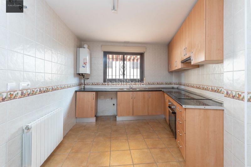 Foto a785d4c8-e178-42c5-ac2e-9bc923e8dd82. Casa aparellada amb calefacció aparcament a Barrio de la Vega Monachil