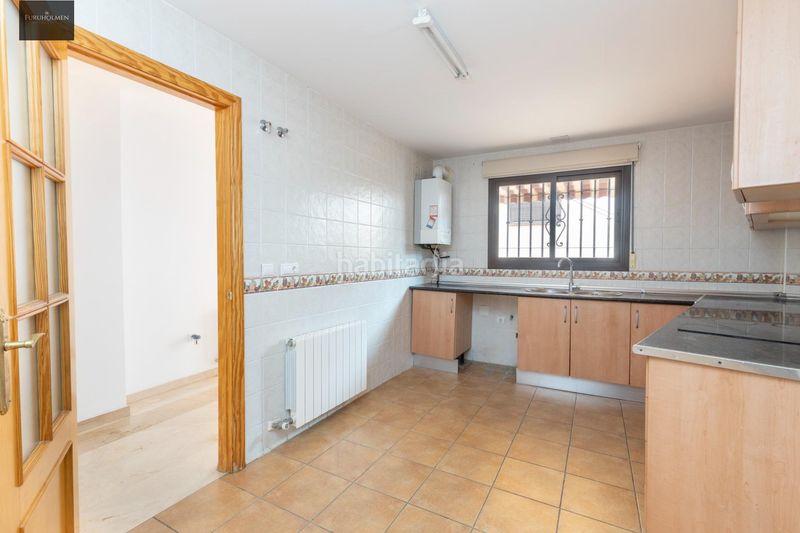 Foto ebc662e4-7763-4265-9c42-4d3e07dfff1c. Casa aparellada amb calefacció aparcament a Barrio de la Vega Monachil
