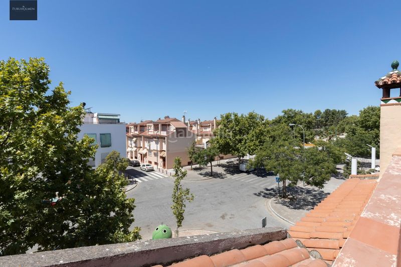 Foto 4691dd7c-516c-45eb-991c-933b1b12fcd3. Casa amb calefacció aparcament piscina a Joaquina Eguaras Granada