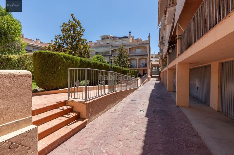 Foto 57f20768-e6a4-46a8-90e9-b8ac9412da28. Casa amb calefacció aparcament piscina a Joaquina Eguaras Granada