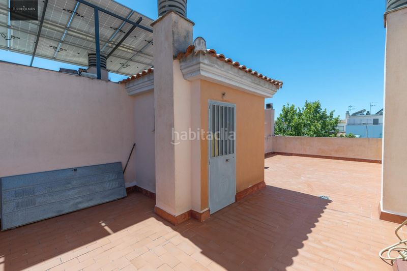 Foto 61178d78-0c2a-4dc7-9d11-63863ed7cb58. Casa amb calefacció aparcament piscina a Joaquina Eguaras Granada