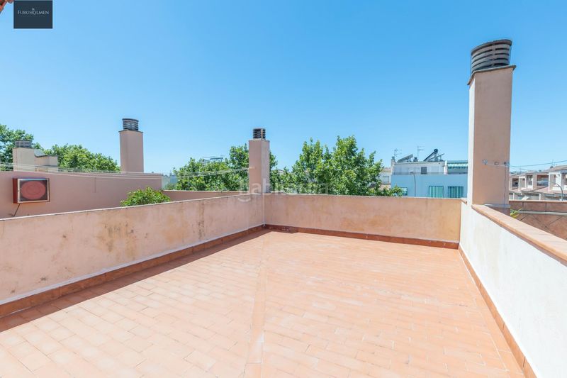 Foto 693dddfa-9a78-47aa-b2e7-3dde1374b99f. Casa amb calefacció aparcament piscina a Joaquina Eguaras Granada
