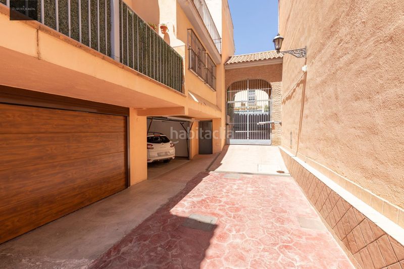 Foto a2697987-5e20-4316-957c-af07b36a15f8. Casa amb calefacció aparcament piscina a Joaquina Eguaras Granada