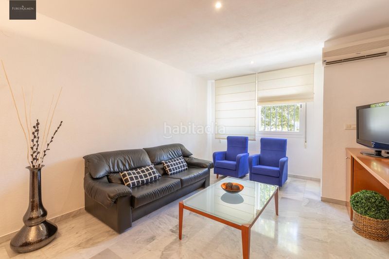 Foto eeda2776-c3fd-401a-a855-6f3a79960192. Casa amb calefacció aparcament piscina a Joaquina Eguaras Granada