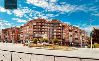 Penthouse in Avenida avenida madrid. Gran ático reformado de cuatro dormitorios con magnífica terraza