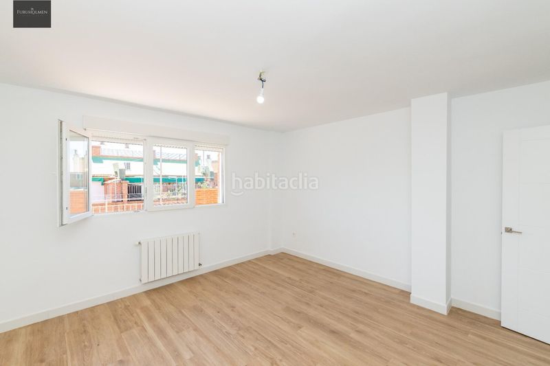 Foto 730b78fe-2289-4947-a624-96d8529d1765. Penthouse in avenida avenida madrid in Plaza de Toros Granada