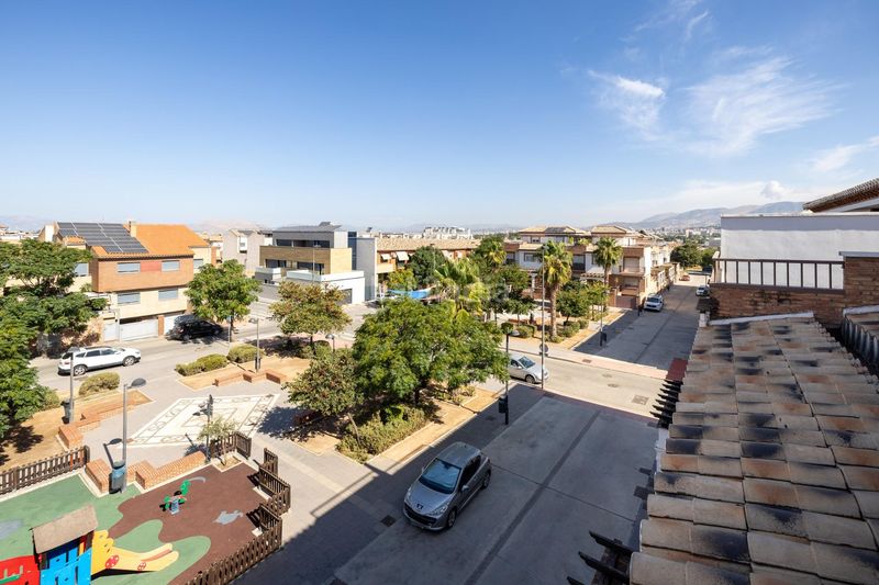 Foto 40ea01f1-2a5d-4999-8bde-4c2e666033cd. Casa adosada !! espectacular vivienda en la mejor zona para entrar a vivir !! en Armilla