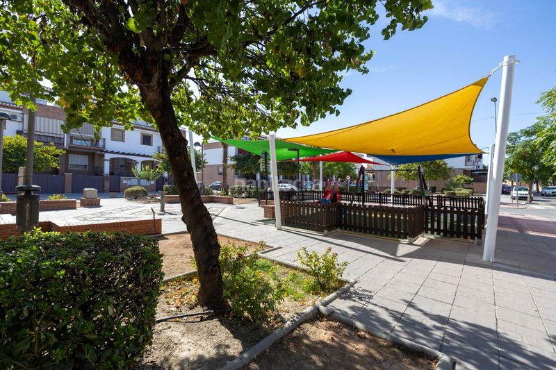 Foto 4949f319-308d-4562-b52c-331c83e0db71. Casa adosada !! espectacular vivienda en la mejor zona para entrar a vivir !! en Armilla