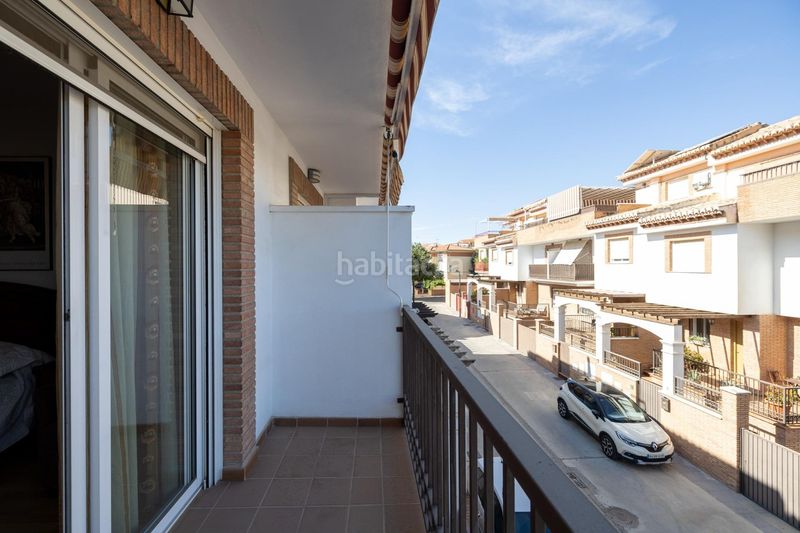 Foto aee833f5-45e6-44f9-b8ec-acf8938e9806. Casa adosada !! espectacular vivienda en la mejor zona para entrar a vivir !! en Armilla