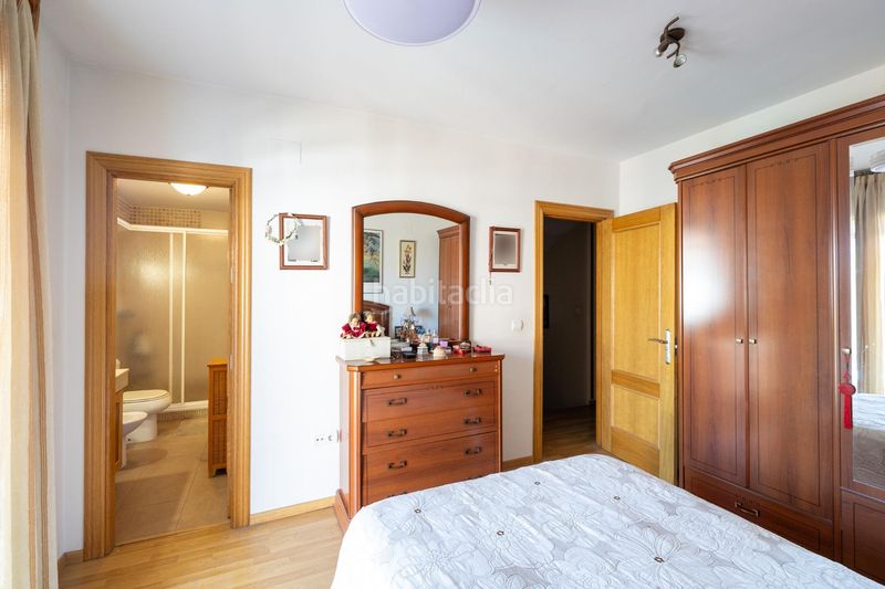 Foto cc6a9215-fbeb-41a0-af9b-45e64e1b9951. Casa adosada !! espectacular vivienda en la mejor zona para entrar a vivir !! en Armilla