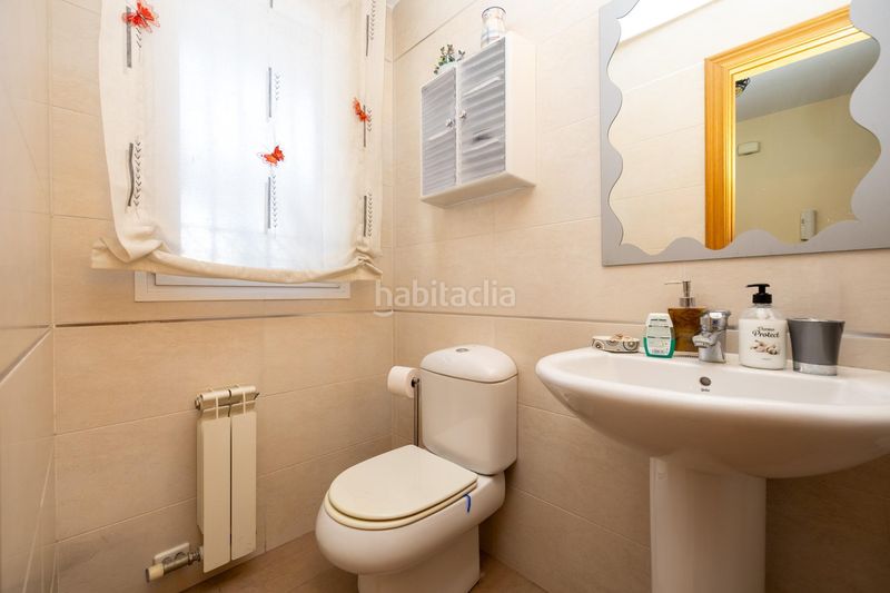 Foto ce71f056-634a-45a5-bb53-6e121ba26700. Casa adosada !! espectacular vivienda en la mejor zona para entrar a vivir !! en Armilla