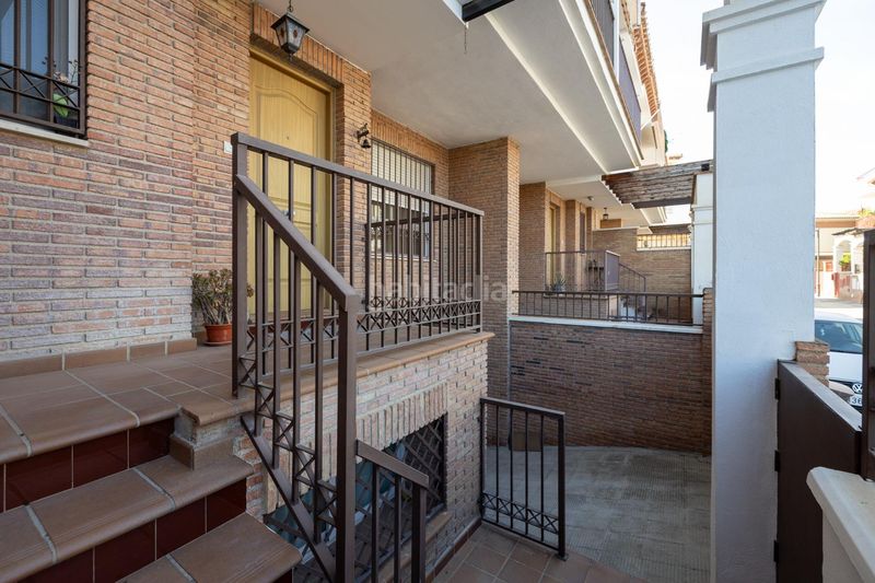 Foto d2d7060d-0630-4ae8-96d9-d1195036d965. Casa adosada !! espectacular vivienda en la mejor zona para entrar a vivir !! en Armilla