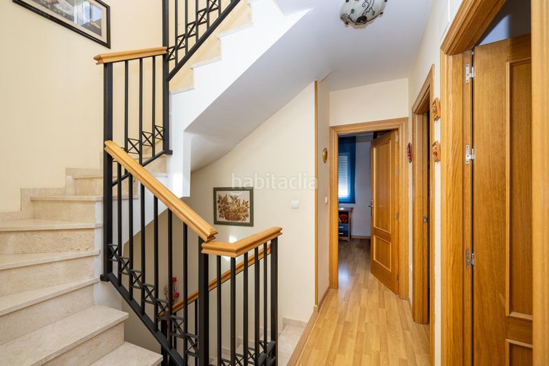Foto d7db065e-420d-43d6-b222-47c0d05ee275. Casa adosada !! espectacular vivienda en la mejor zona para entrar a vivir !! en Armilla