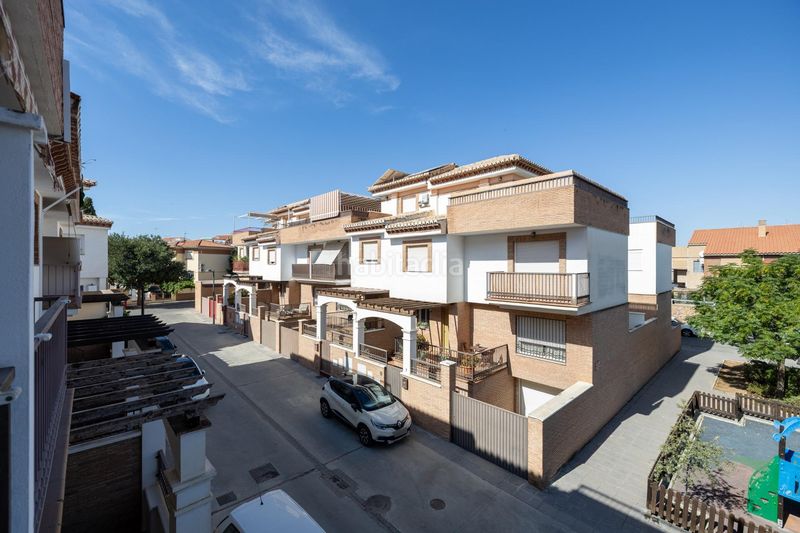 Foto e8491224-96ad-4691-a657-52c91b15e441. Casa adosada !! espectacular vivienda en la mejor zona para entrar a vivir !! en Armilla