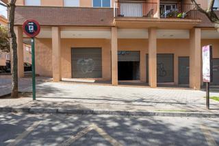 Location Local commercial  Calle estrella de las nieves. !!espectacular local en alquiler con mucha visibilidad en esquin