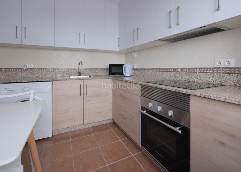 Foto 013a9c86-f4cc-49da-b095-1c5bc5fe2a11. Casa adossada amb aparcament a Freila