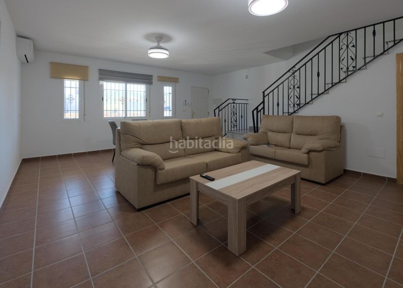 Foto 315c8c34-0290-4a83-bbb1-2d045a34b527. Casa adossada amb aparcament a Freila