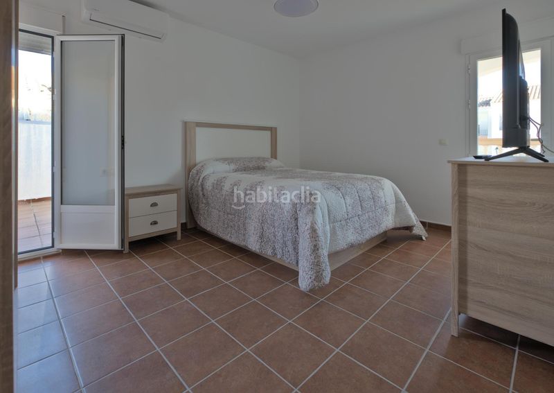 Foto 31652c6c-70db-485e-86da-2fbcf6e46008. Casa adossada amb aparcament a Freila