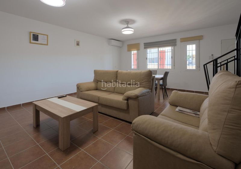 Foto 6ab27443-d5cd-4629-951c-568321e79752. Casa adossada amb aparcament a Freila