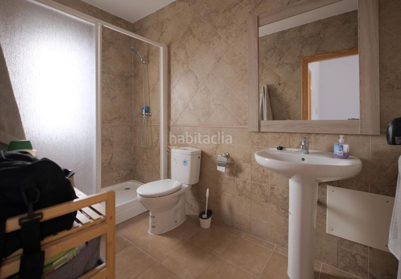 Foto 726c9467-0652-4bf1-8c31-4debec7ea240. Casa adossada amb aparcament a Freila