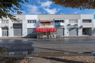 Local Comercial a Calle baza a (juncarril) 11. Bar en venta  en el polígono juncaril,  albolote