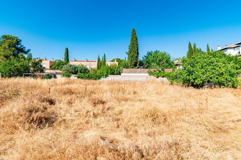 Foto ff6b8ae5-47d5-4718-82ec-dbe33e4c6219. Terreno residencial magnifico solar en el centro de la zubia en Zubia (La)