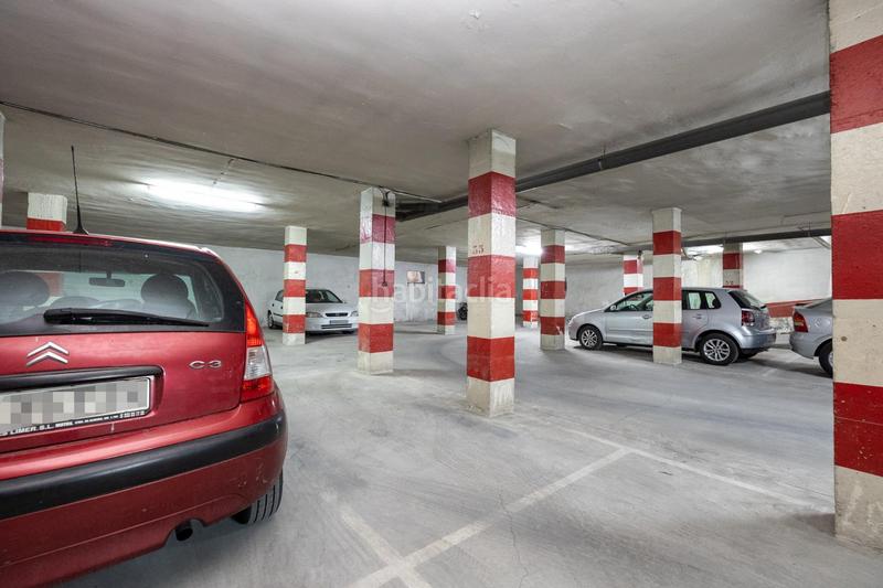 Foto c12b1d75-3665-4265-b094-36648e6d4dbf. Car parking in Plaza de Toros Granada