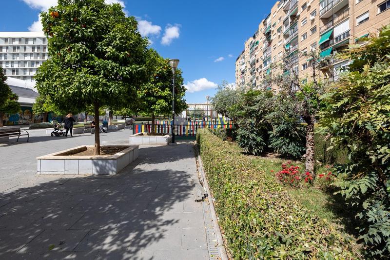 Foto 428091a0-77b8-47c6-8c53-5bcf5ae436ce. Piso  con garaje cerrada y trastero en mendez nuñez en Granada