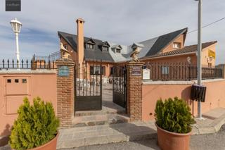 Local commercial  Calle de prados del abuelo. Chaletrestaurante en venta con 2000m2 de parcela en cumbres verd