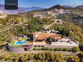 Chalet  Minasierra p18. Oasis tropical villa exclusiva con vistas al mar.