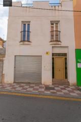 Casa  Calle eras altas. Amplia casa de dos plantas con patio y terrazas a estrenar !