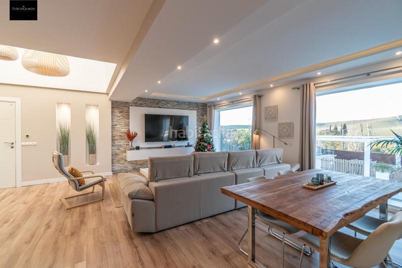 Foto acc241bf-61b4-4055-a3ee-cbd90a298479. Chalet preciosa casa totalmente reformada en suspiro del moro, en Otura