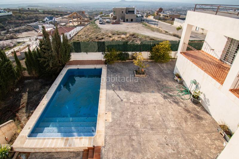 Foto 6a3c00c3-ea89-4654-a45c-d78763667574. Chalet  en la zubia con piscina en Altos de la Zubia Zubia (La)