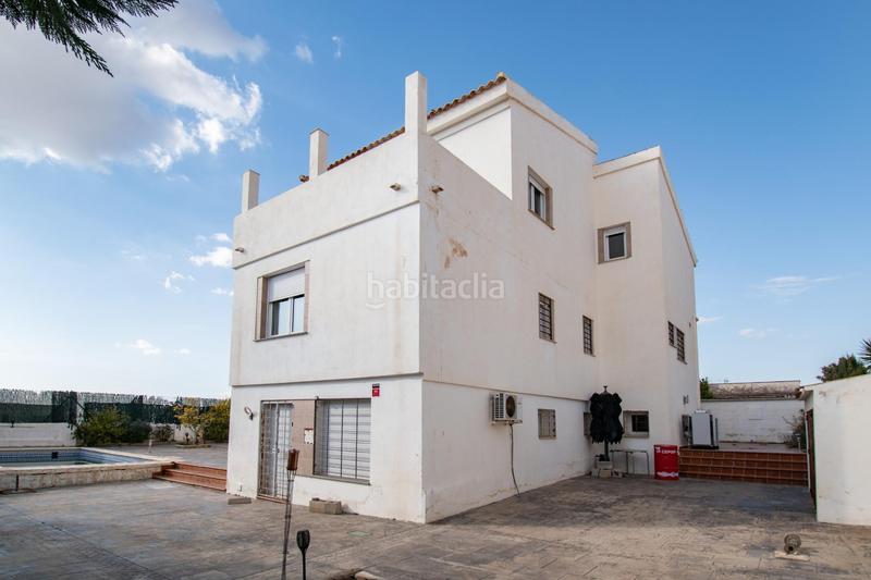 Foto e10a912a-c24b-4496-a971-7e6c583e3864. Chalet  en la zubia con piscina en Altos de la Zubia Zubia (La)