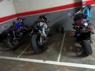 Rent Motorcycle parking in Carrer de cervantes 215. Plaza grande para moto
