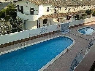 Apartamento en Avinguda parlament de catalunya,75. 400mts playa, seminuevo, parking , piscina, barbac