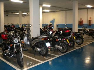 Location Parking moto à Carrer de tànger 156
