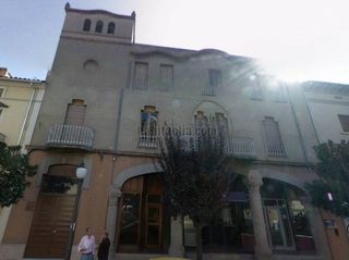 Alquiler Hotel en Avinguda catalunya,52. Es el edificio mas céntrico del pueblo.