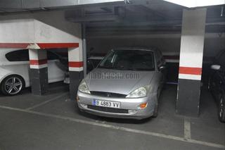 Lloguer Aparcament cotxe a Carrer de josep estivill 11. Parking motos, coche o coche+moto
