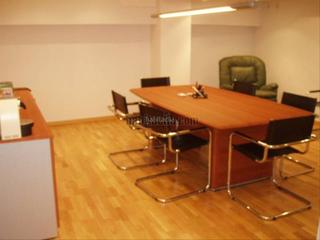 Miete Büro in Carrer de valladolid 1a. Equipado y amueblado. a punto para entrar