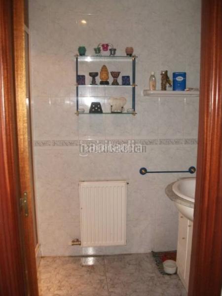 Foto f90fede5-c4d6-4fae-9bd1-e49055050e1d. Piso en carrer bernat metge 17 esta cerca de la playa y de el centro de la vila. en Llançà
