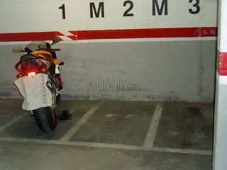 Alquiler Parking moto en Grassot,41. Plaza de parking exclusiva para motos, cubierta, p